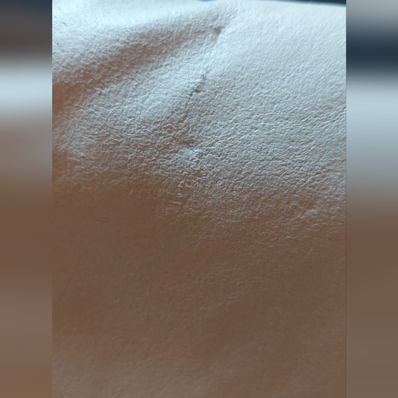 Cream colored Leather Jacket - Picture 4 of 7